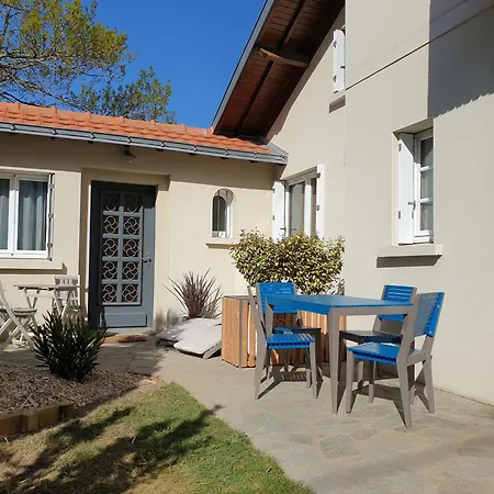 Holiday home Maison Typique, Centre-ville, Jardin Haute