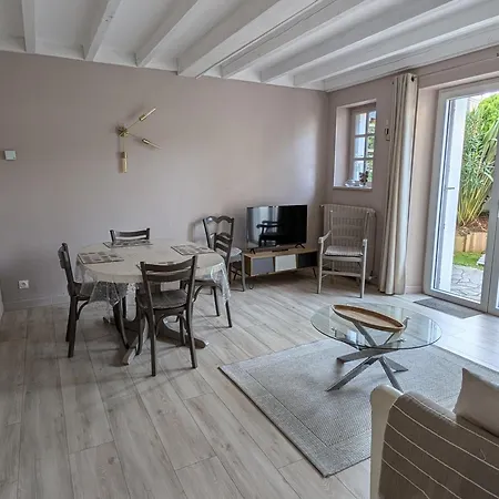 Maison Typique, Centre-ville, Jardin Haute Holiday home